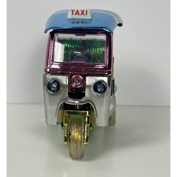Tuk Tuk Taxi Car Model Thailand Moving Wheel Motorcycle Rickshaw Collectible NIB - Picture 2 of 9